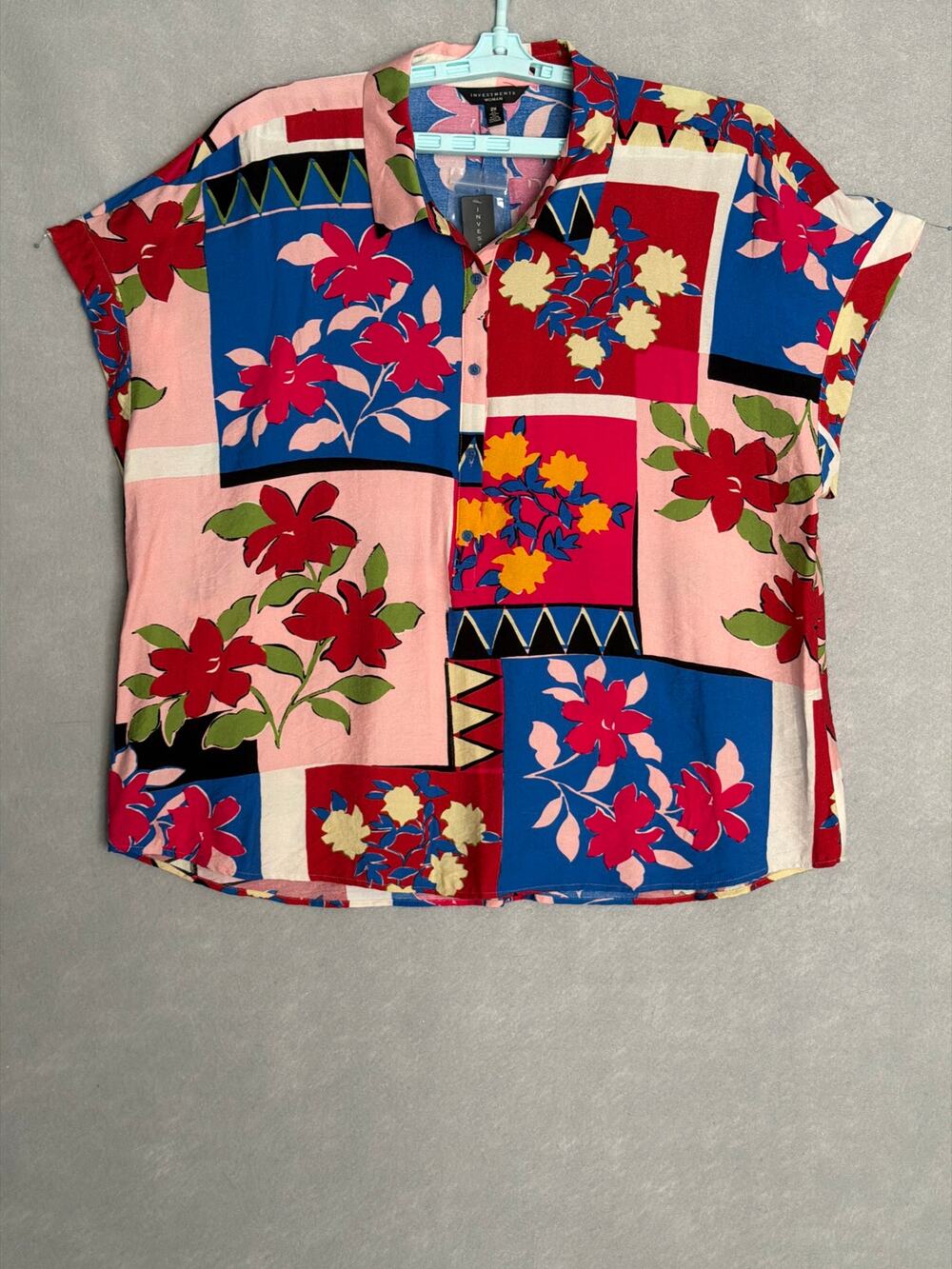 Investments Woman Stamp Patch Top Dolman Sleeve Women's 1X NEW